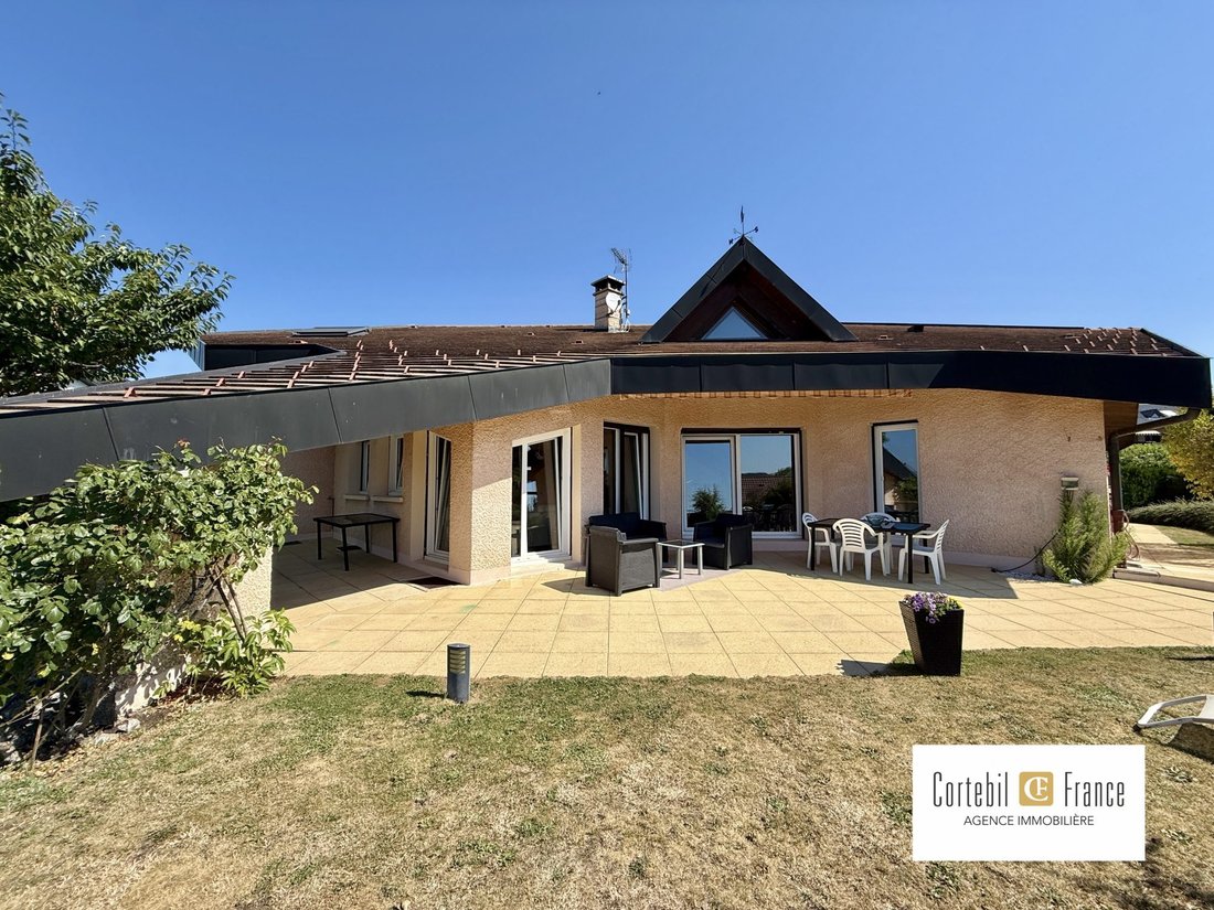 Villa in Cruseilles, Auvergne-Rhône-Alpes, France 1 - 18514687