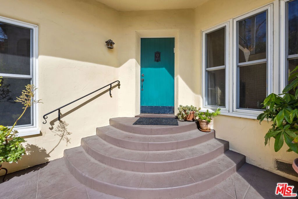 Beverly Hills, California, United States 5 - 18511066