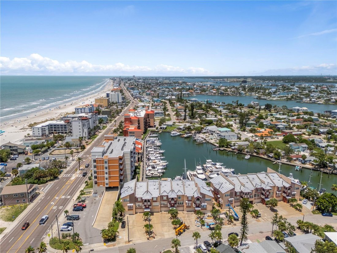 Townhouse in Madeira Beach, Florida, United States 3 - 18511897