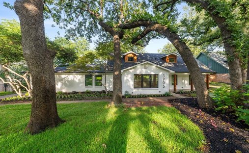 House in Arlington, Texas, United States 1