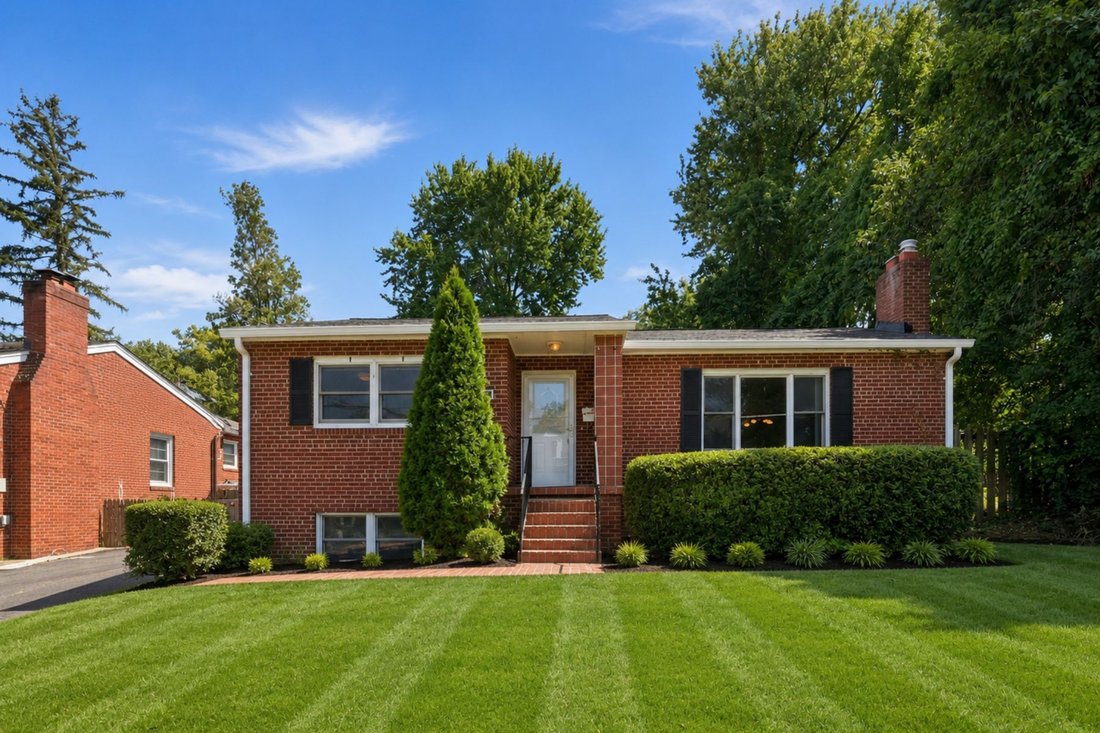 House in Arlington, Virginia, United States 1 - 17993680