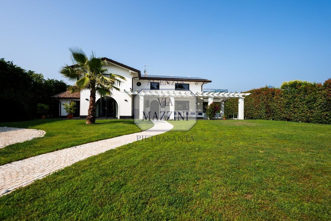 Villa in Pietrasanta, Tuscany, Italy 5 - 18518917