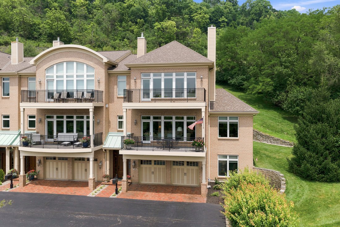 Townhouse in Cincinnati, Ohio, United States 1 - 18516693