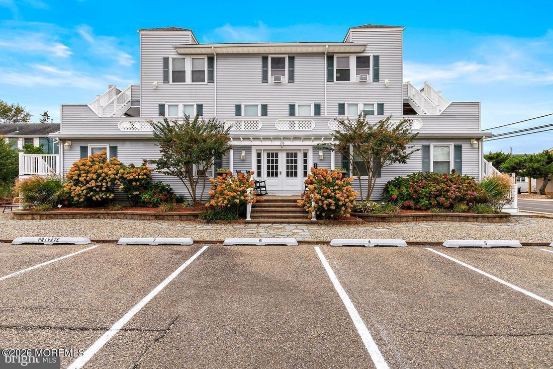 Condo in Ship Bottom, New Jersey, United States 2 - 18508428