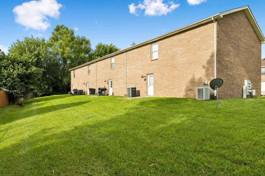 Clarksville, Tennessee, United States 3 - 18515172