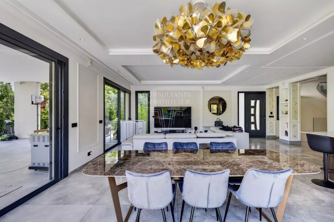 Villa in Valbonne, Provence-Alpes-Côte d'Azur, France 3 - 18508280