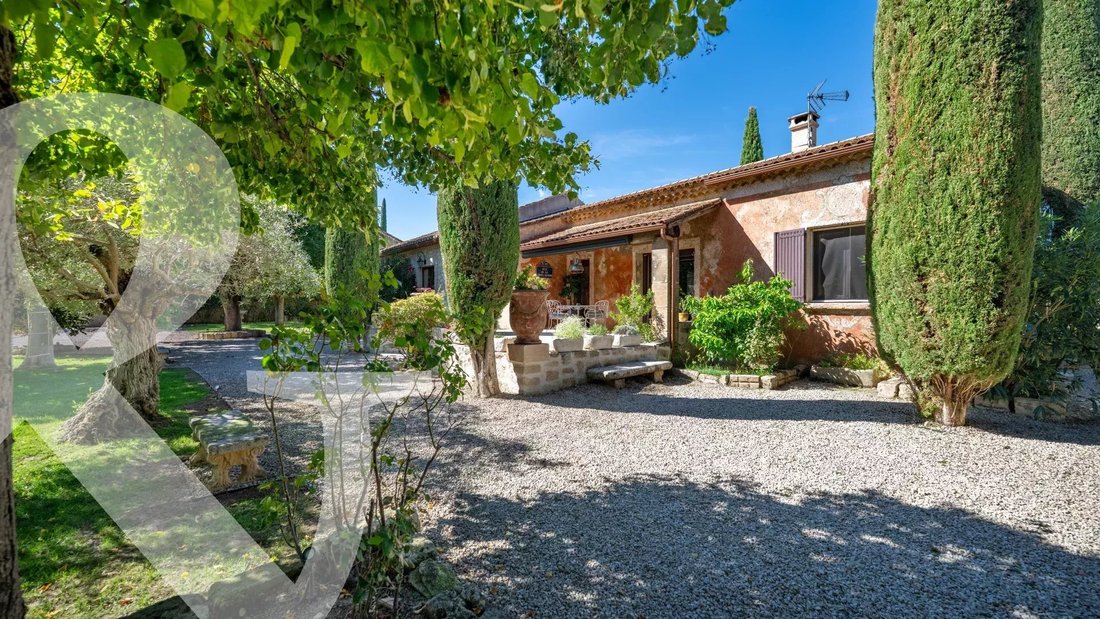 House in Mollégès, Provence-Alpes-Côte d'Azur, France 1 - 18510072