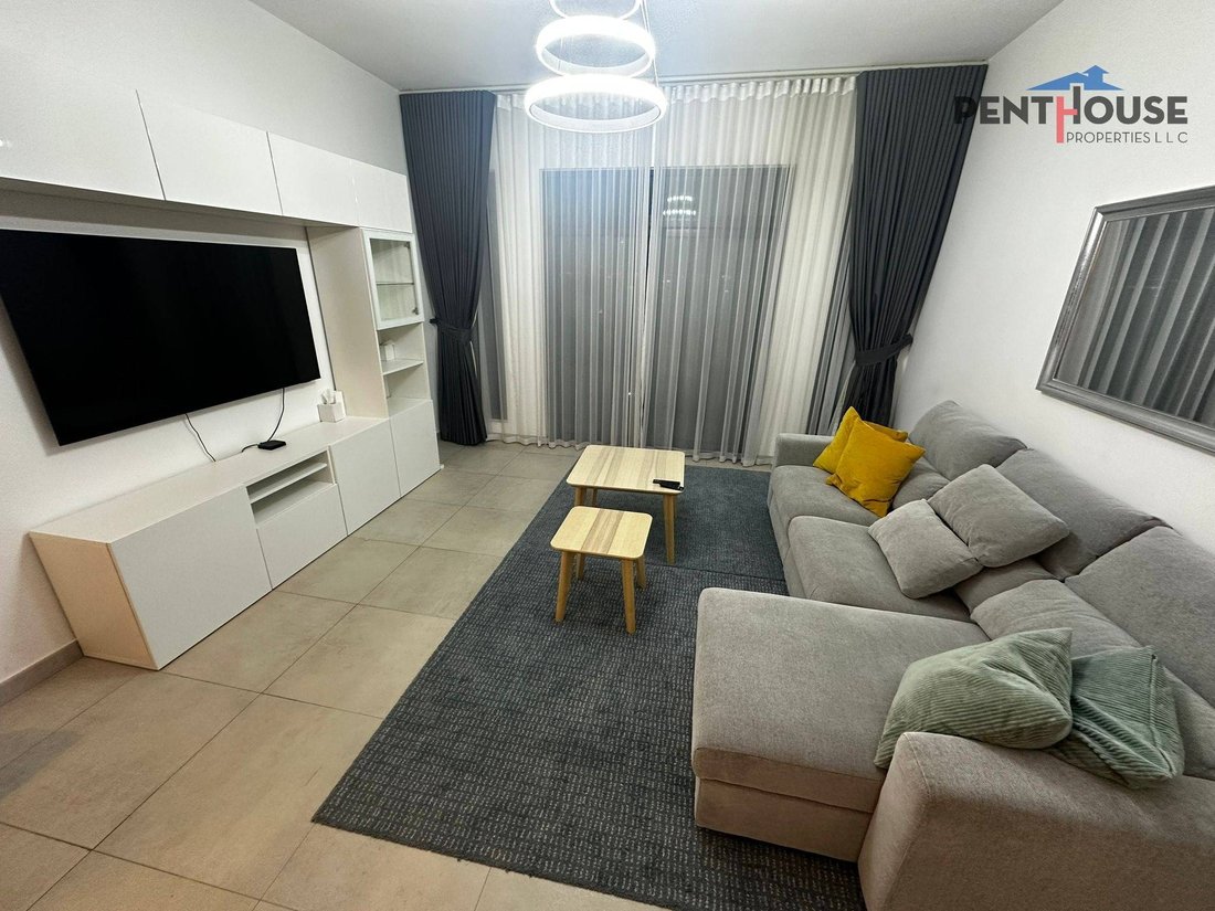 Apartment in Umm Suqeim, Dubai, United Arab Emirates 1 - 18509320
