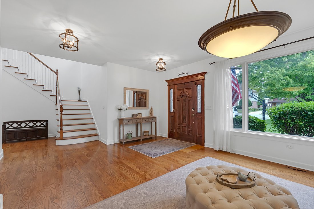 House in Mount Prospect, Illinois, United States 3 - 18518627