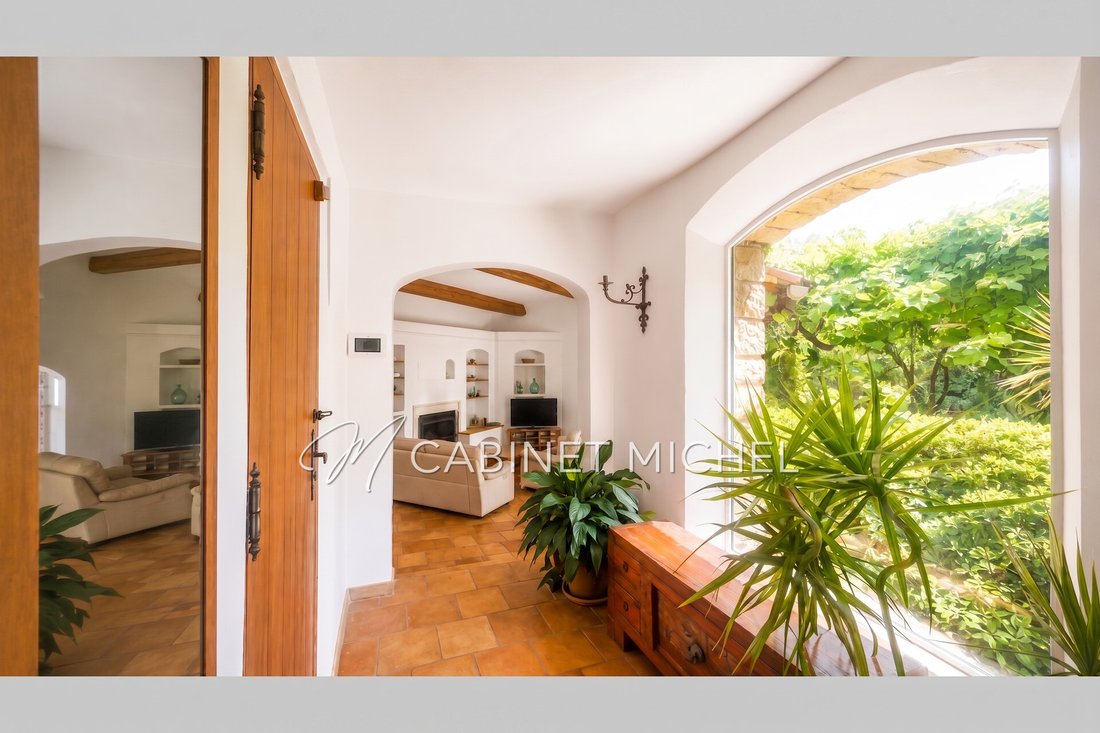 Villa in Nord, Roquefort-les-Pins, France 5 - 18509127