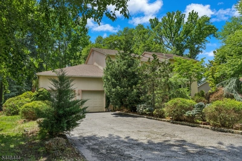 House in Marlboro Township, New Jersey, United States 3 - 18515345