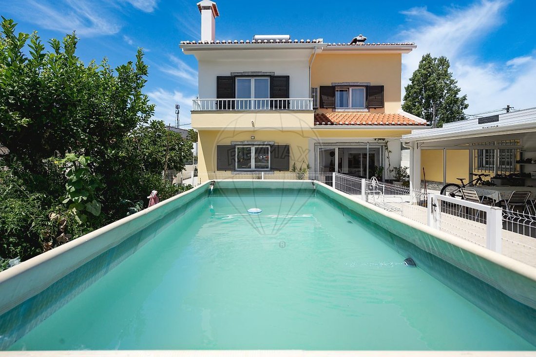 Villa in Charneca de Caparica e Sobreda, Setubal, Portugal 1 - 18516628