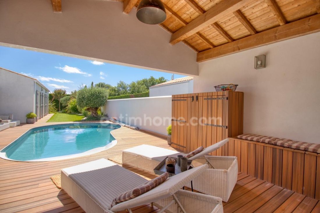 House in Le Chateau-d'Oleron, Nouvelle-Aquitaine, France 4 - 18159906