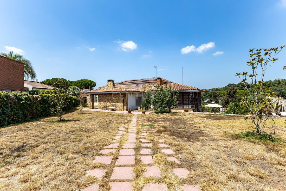 Villa in L’Ametlla del Vallès, Katalonien, Spanien 3 - 18515717