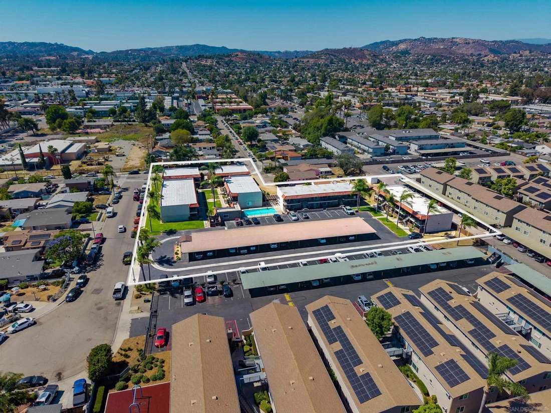 Escondido, California, United States 4 - 18513068