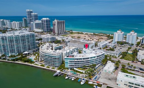 Condo in Miami Beach, Florida, United States 1
