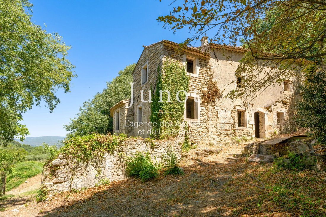 Country House in Ménerbes, Provence-Alpes-Côte d'Azur, France 4 - 18509670