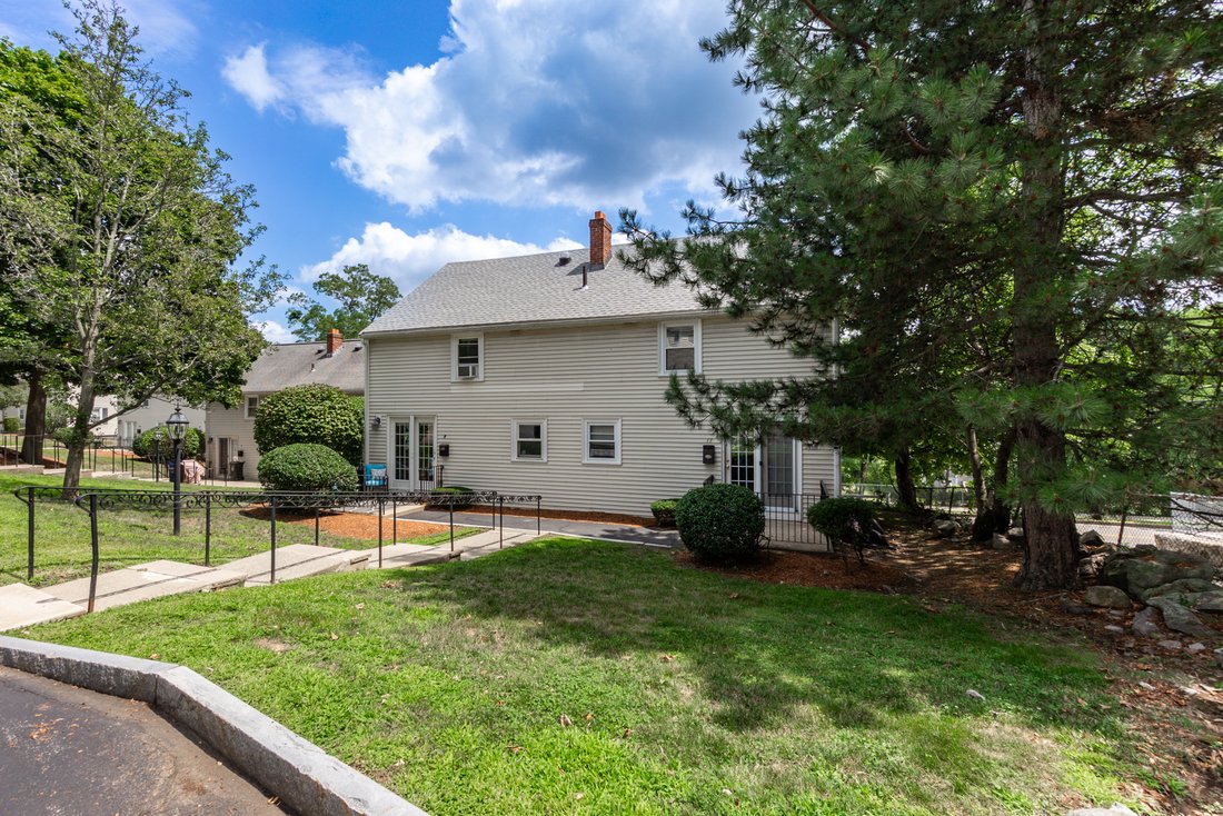 Condo in Arlington, Massachusetts, United States 5 - 18516697