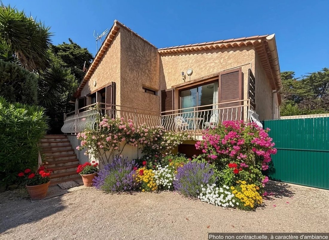 Villa in Antibes, Provence-Alpes-Côte d'Azur, France 2 - 18508180