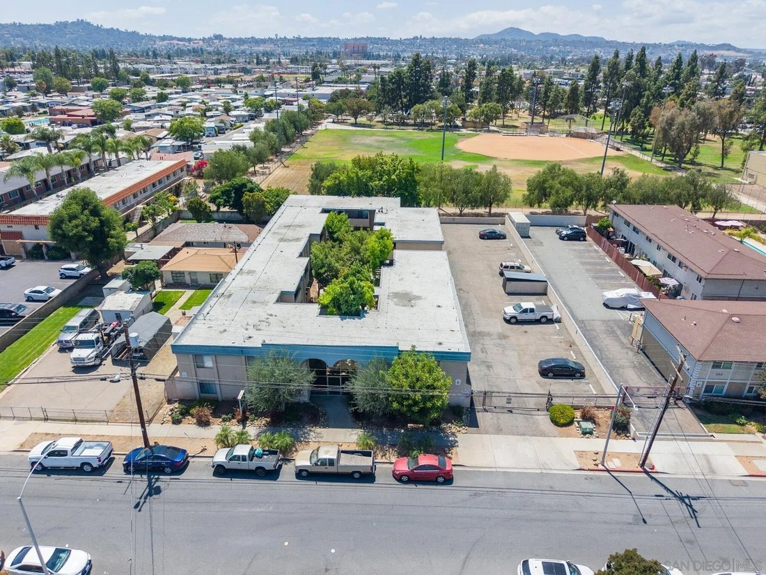 El Cajon, California, United States 4 - 18513122