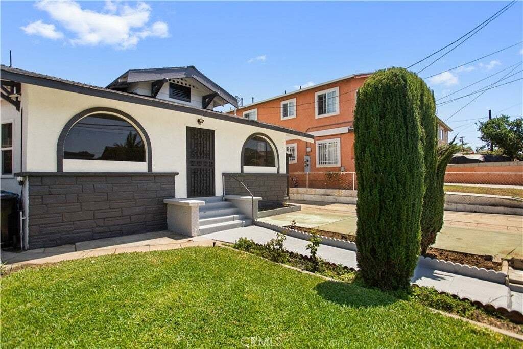 House in East Los Angeles, California, United States 4 - 18513325