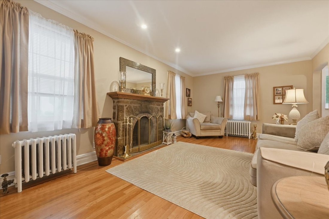 House in North New Hyde Park, New York, United States 5 - 18508110