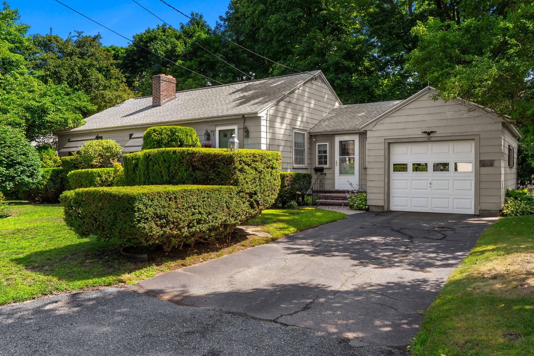 House in Lowell, Massachusetts, United States 1 - 18510610