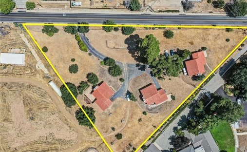 House in Cherry Valley, California, United States 1