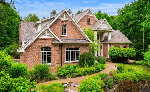 House in Bedford, New Hampshire, United States 1