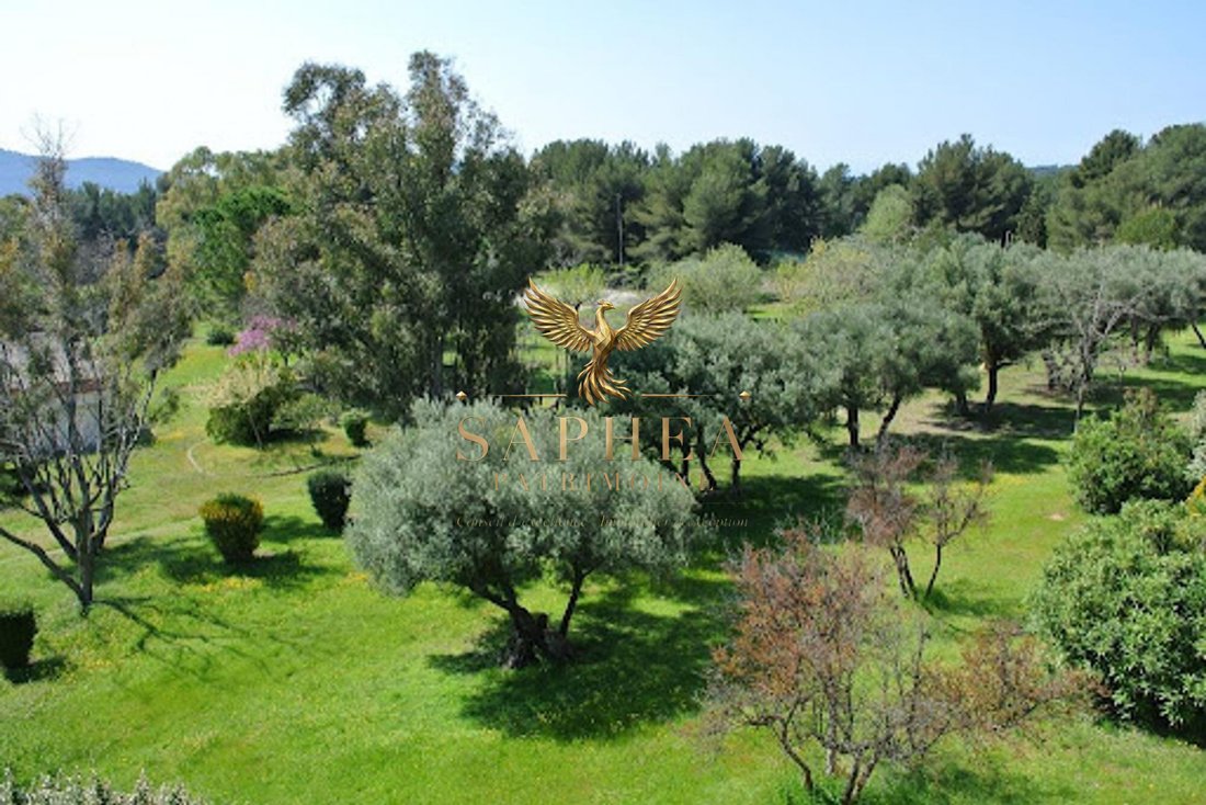Land in La Cadiere-d'Azur, Provence-Alpes-Côte d'Azur, France 1 - 18514667