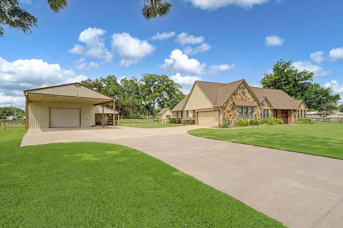 House in Angleton, Texas, United States 1 - 18512633