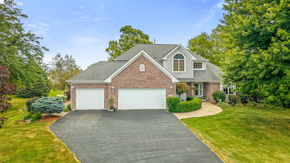 House in Poplar Grove, Illinois, United States 1 - 18512120
