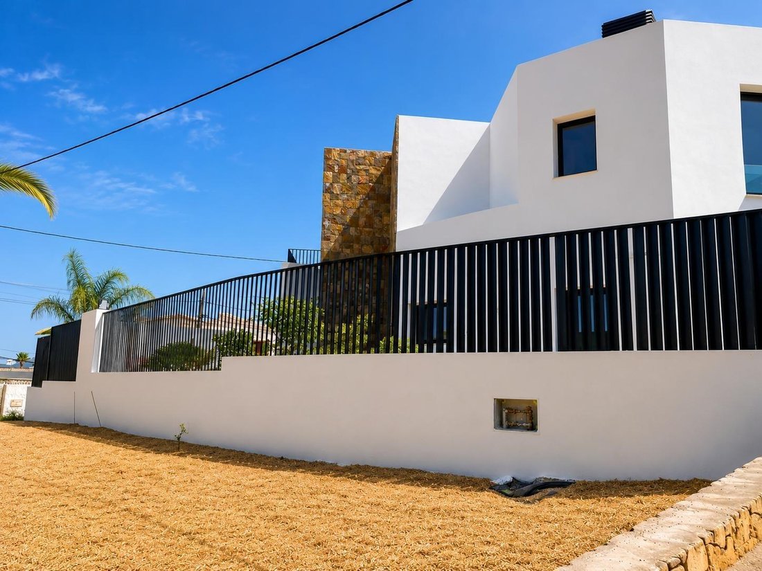 Chalet in l'Alfas del Pi, Valencian Community, Spain 2 - 18508599