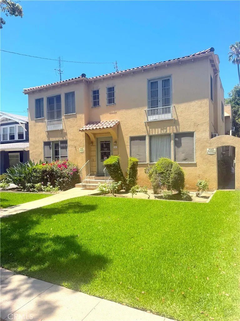 Altadena, California, United States 4 - 18513099