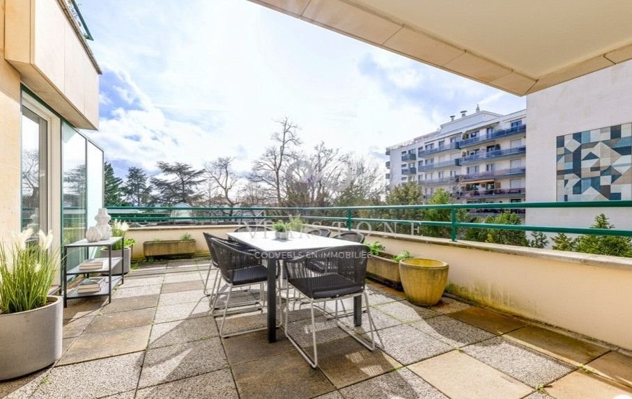 Apartment in Saint-Cloud, Ile-de-France, France 1 - 18509125