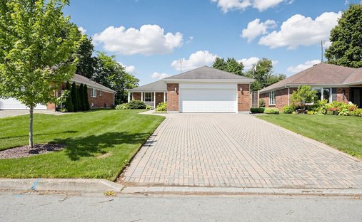 House in Lincoln, Ontario, Canada 1