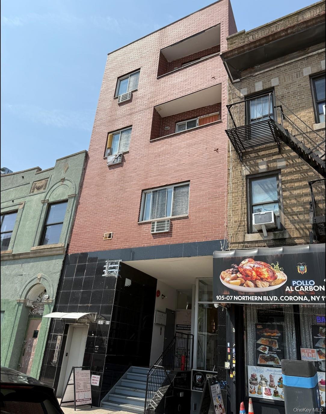 New York, New York, United States 1 - 18481160