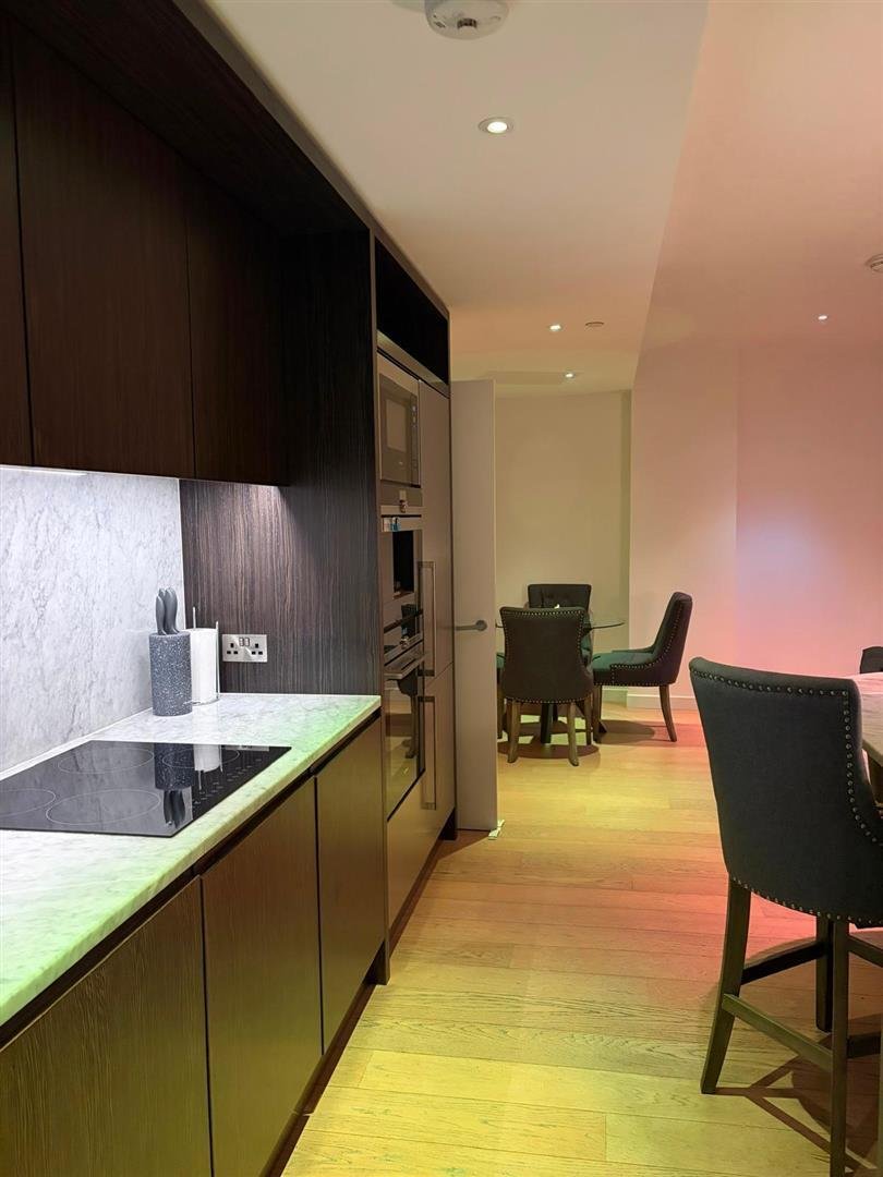 Apartment in Poplar, Tower Hamlets, England 5 - 16990066