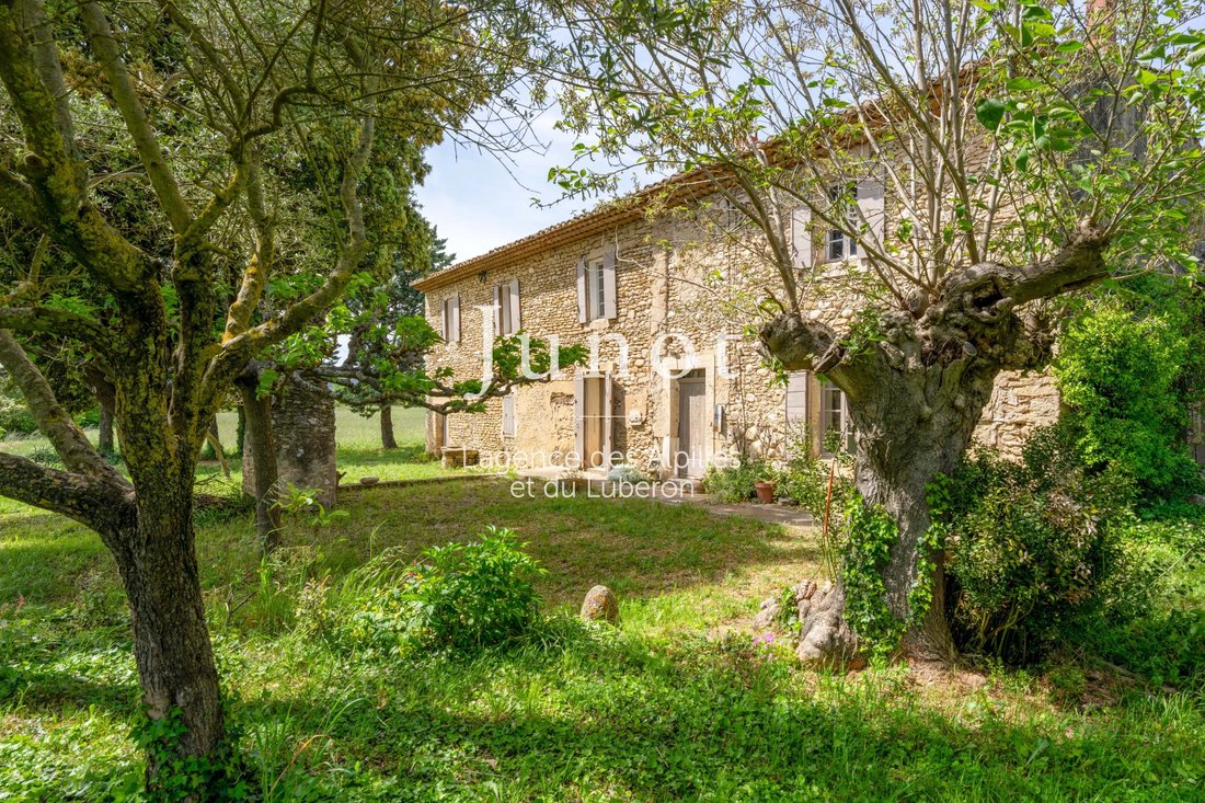 Country House in Gordes, Provence-Alpes-Côte d'Azur, France 2 - 18509709