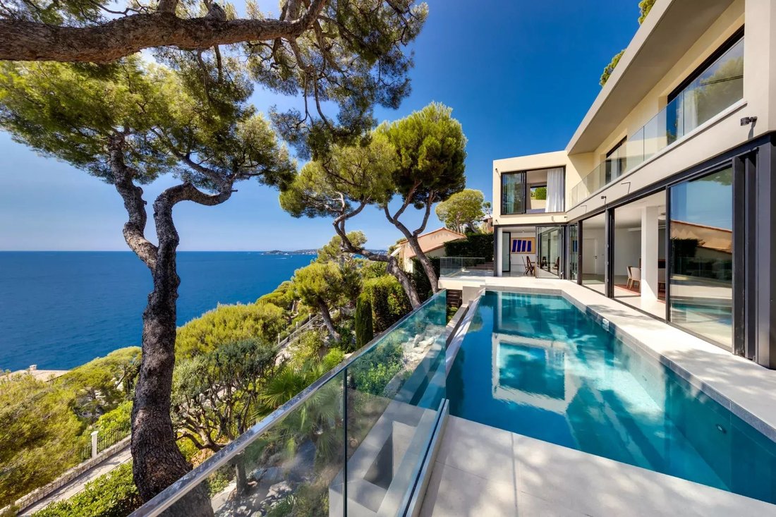 Villa in Èze, Provence-Alpes-Côte d'Azur, France 2 - 18509893