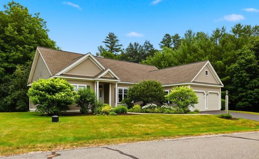 House in Bedford, New Hampshire, United States 1