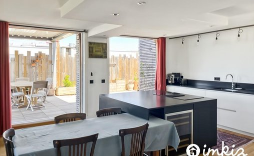 Apartment in Saint Jean-Belcier-Carle Vernet-Albert 1er, Bordeaux, France 1