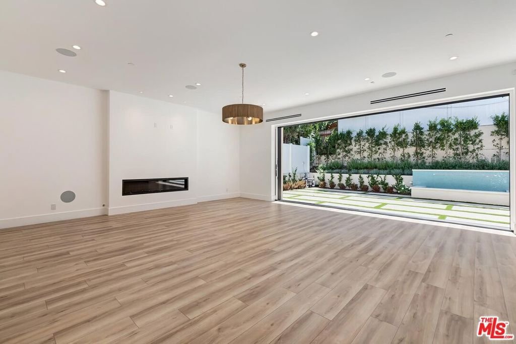 House in Los Angeles, California, United States 3 - 18511104
