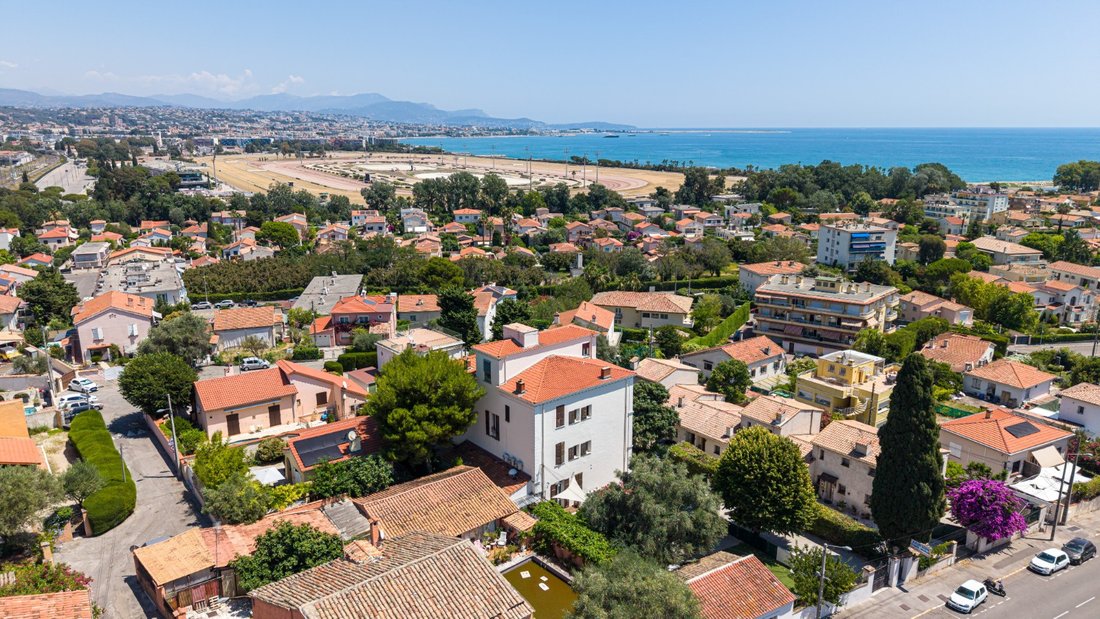 Estate in Village, Villeneuve-Loubet, France 2 - 18513621