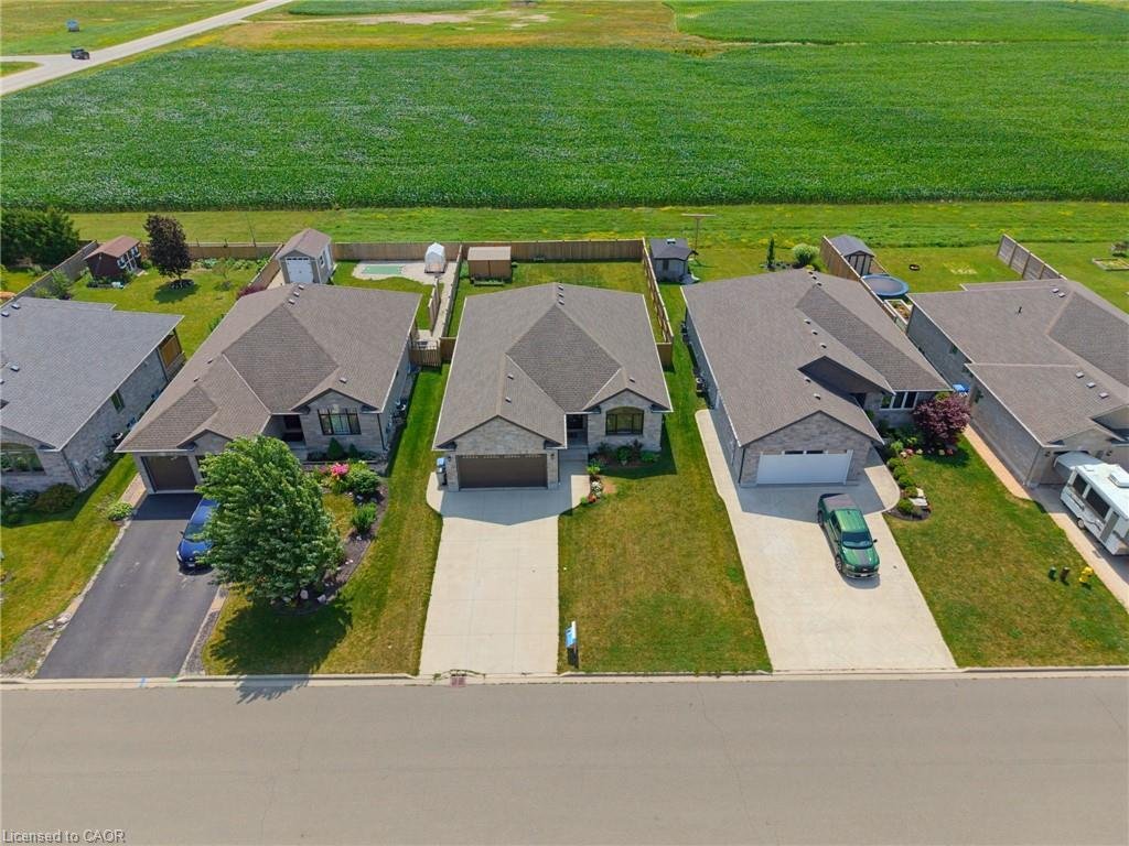 House in North Perth, Ontario, Canada 2 - 18512825