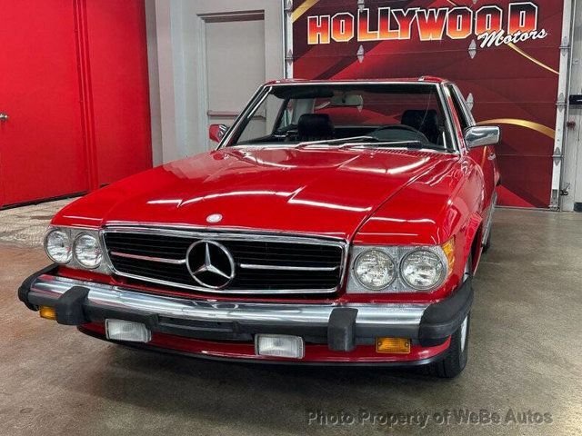 MercedesBenz 560 Series in Calverton, NY, United States 3 - 18511816