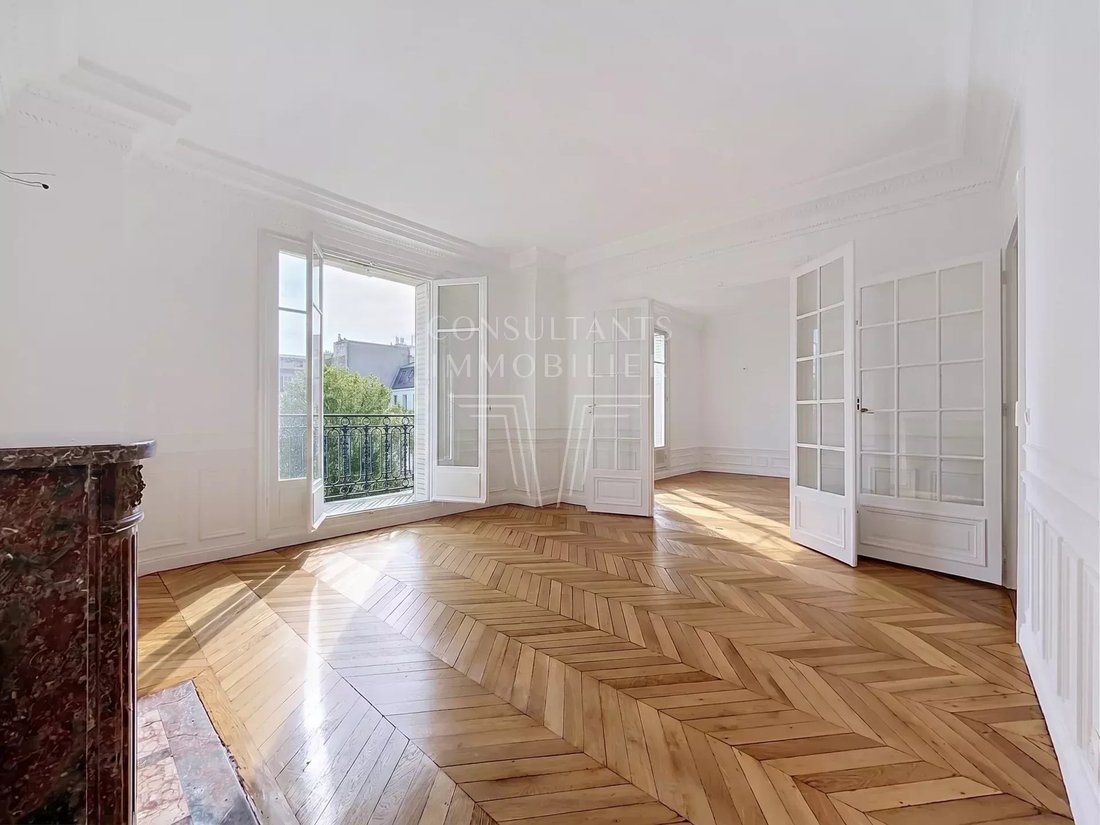 Apartment in Porte Dauphine, Paris 16e Arrondissement, Paris 2 - 17439065