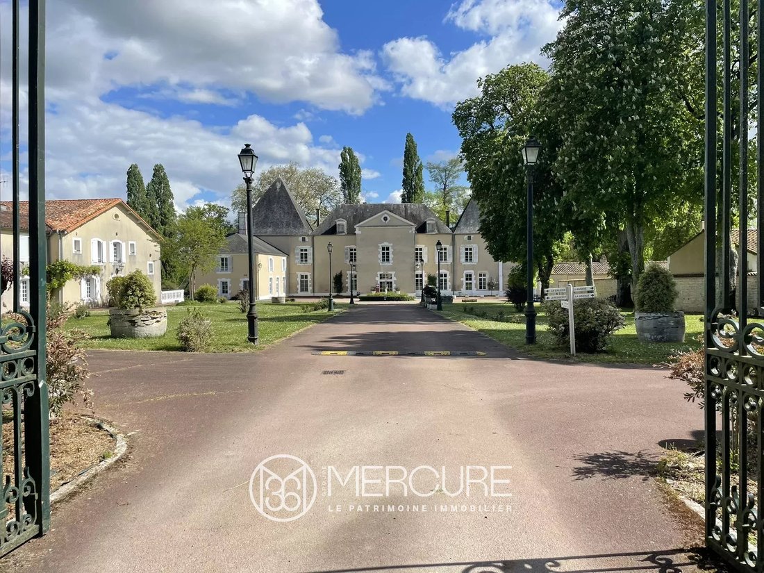 Estate in Niort, Nouvelle-Aquitaine, France 2 - 18509601
