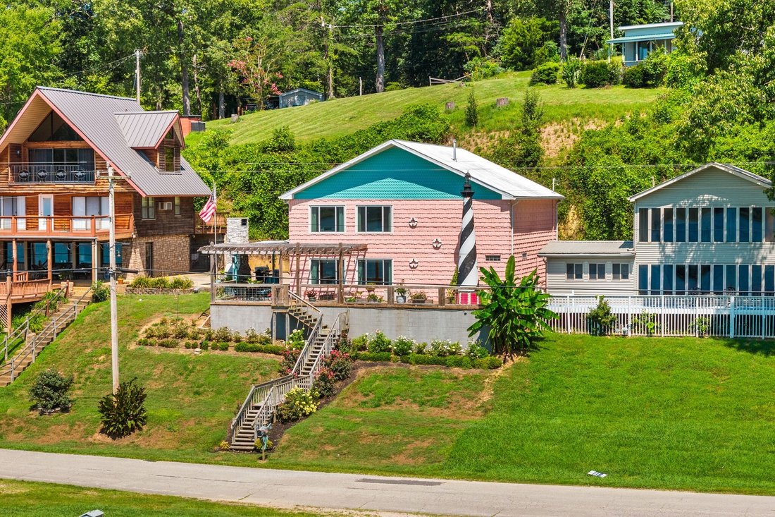 House in Waverly, Tennessee, United States 1 - 18092069