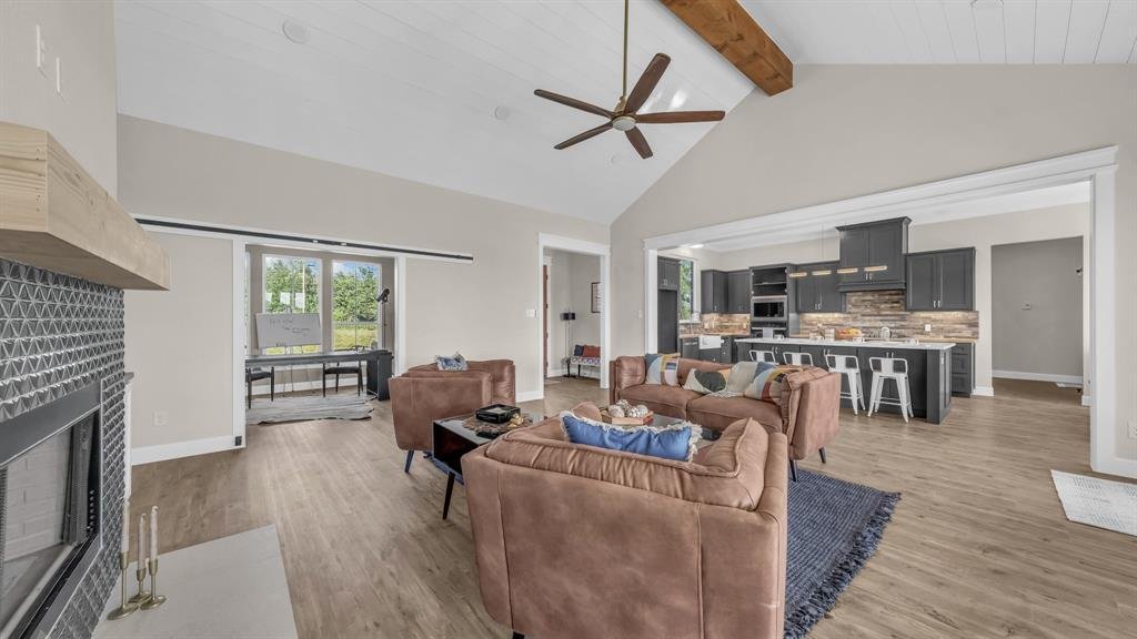 House in Granbury, Texas, United States 2 - 18513302
